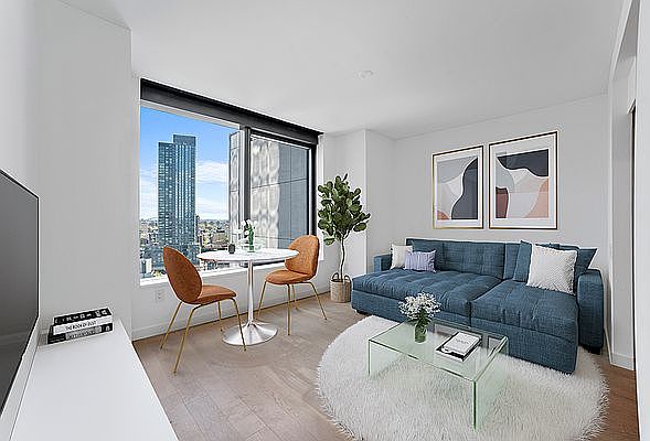 1st image of 3 Court Sq #1506