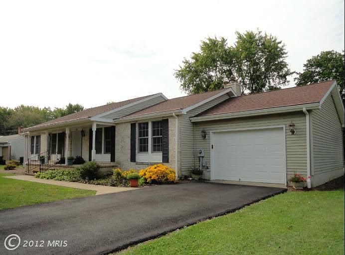 1st image of 212 David Dr