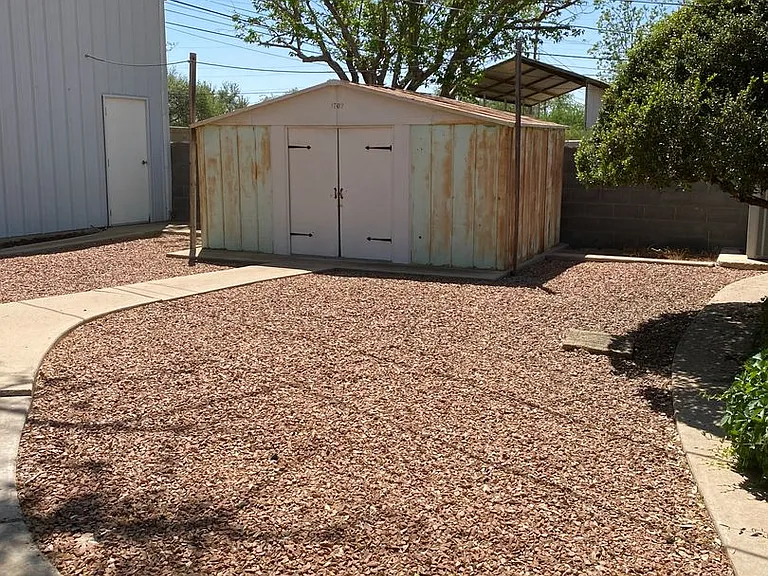 1702 Bonham Ave — Photo 23