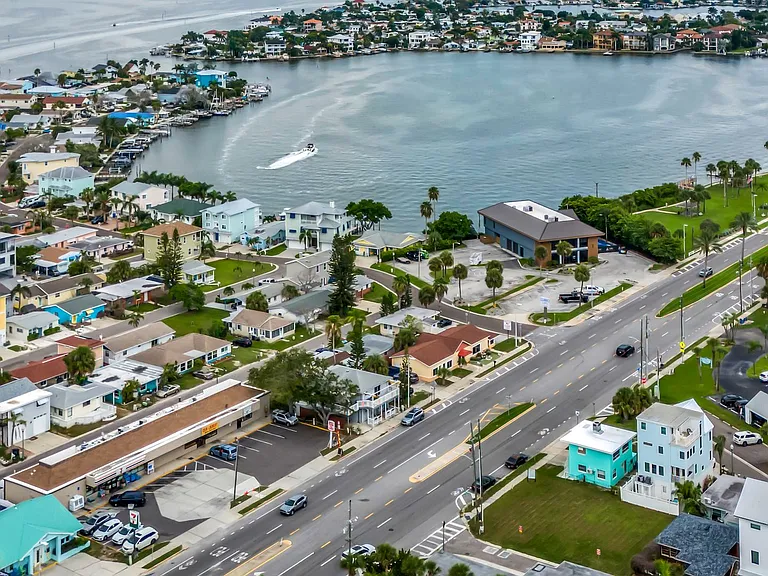 18007 Gulf Blvd #A — Photo 27