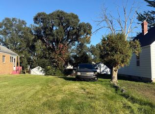 1622 Johnson St, South Bend, IN 46628