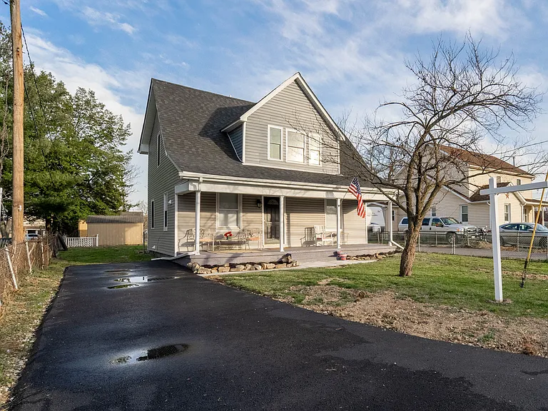 8033 Edgewater Ave — Photo 1
