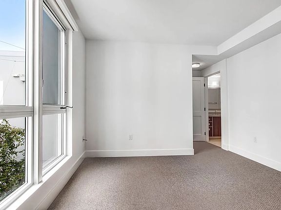 5th image of 1167 S Barrington Ave #C203