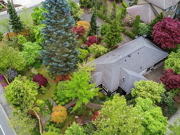 3rd image of 12429 NE 70th St
