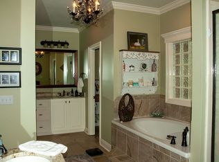 2 Lafayette Cir, Clinton, MS 39056