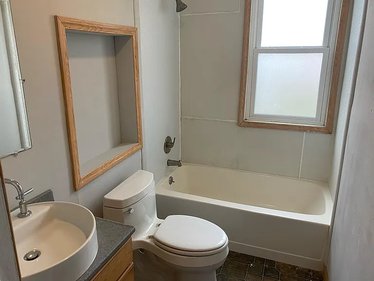 1010 Mechanic St — Photo 7