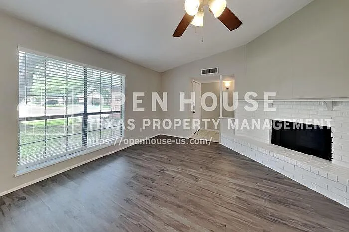 3 bed, 2.0 bath, 1741 sqft, $1,950 — Photo 3