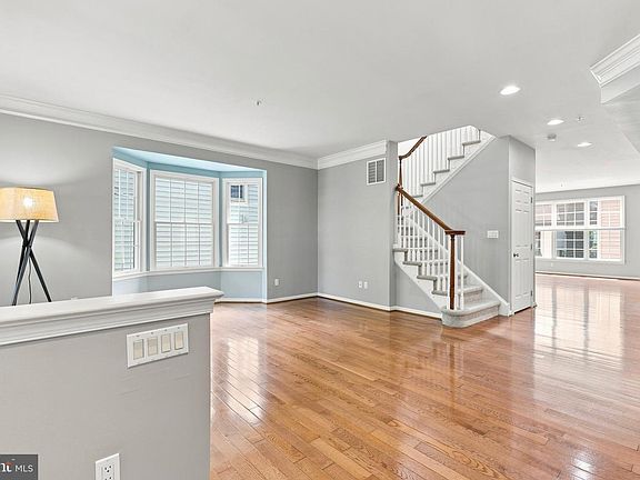 3rd image of 406 Dornishwood Pl