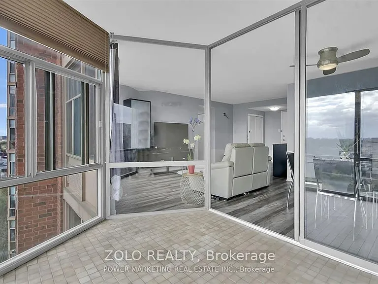 2759 Carousel Cres #1206 — Photo 17