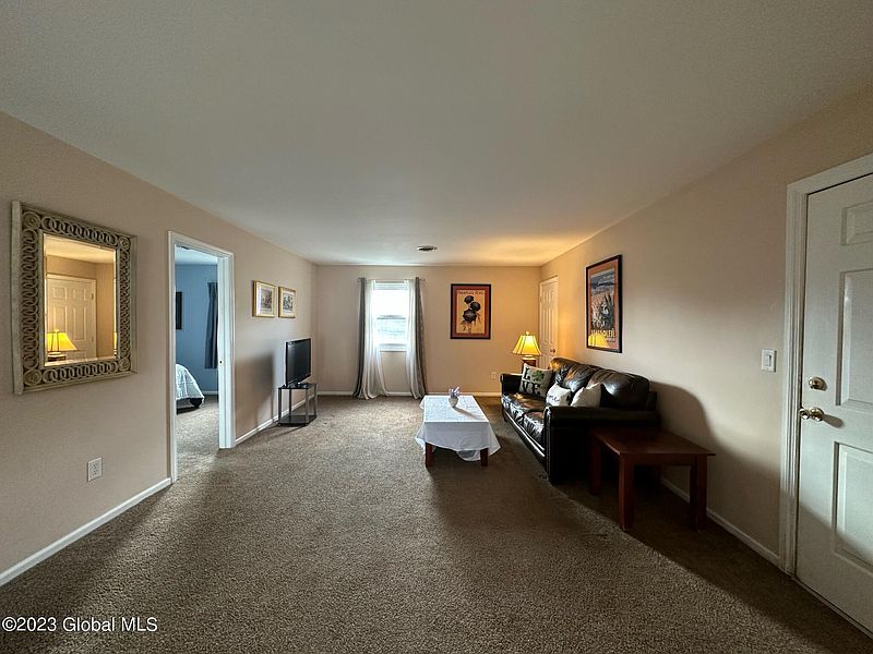 4th image of 118 Cedarview Lane