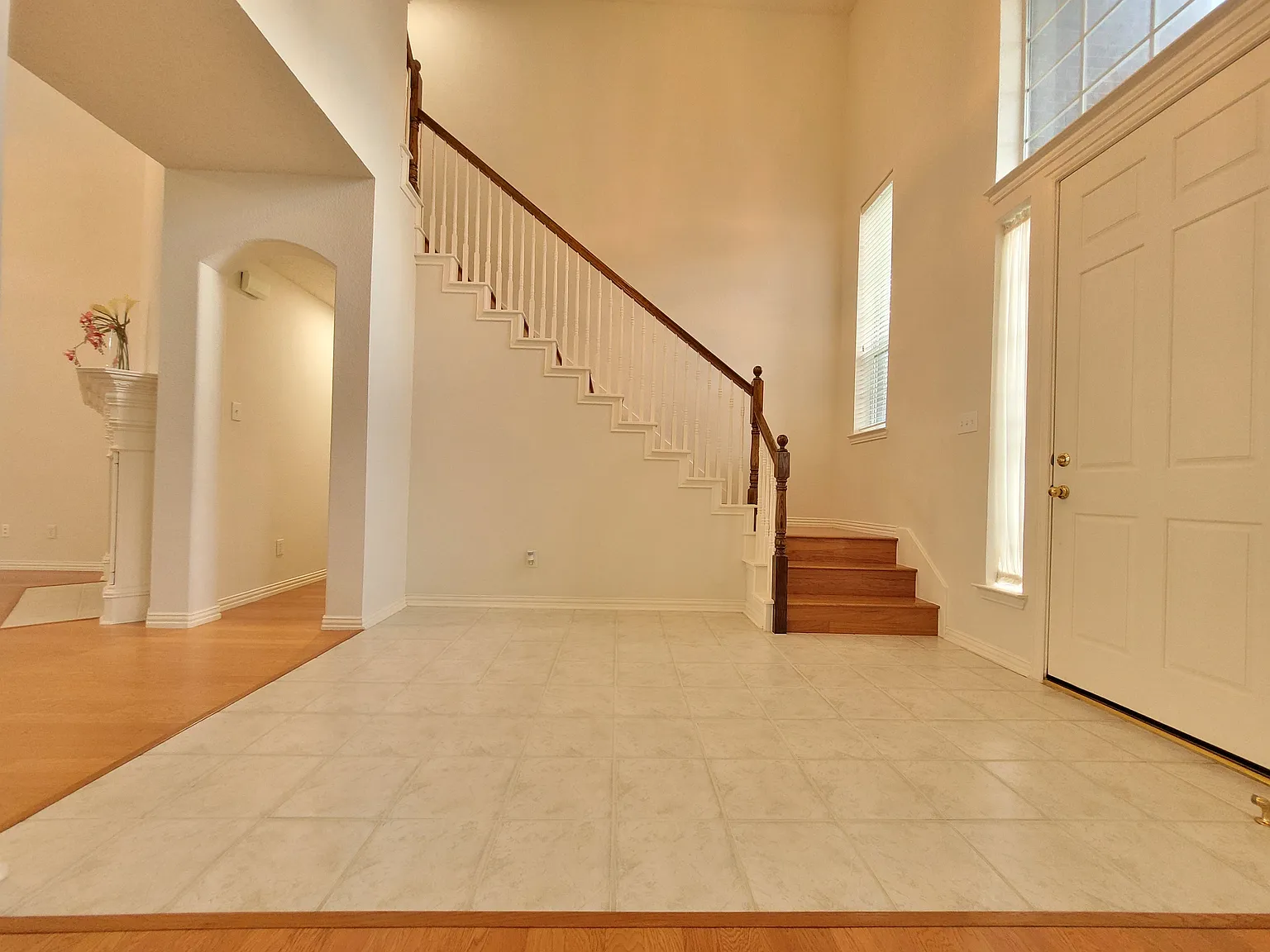 4 bed, 2.5 bath, 3072 sqft, $3,200 — Photo 3