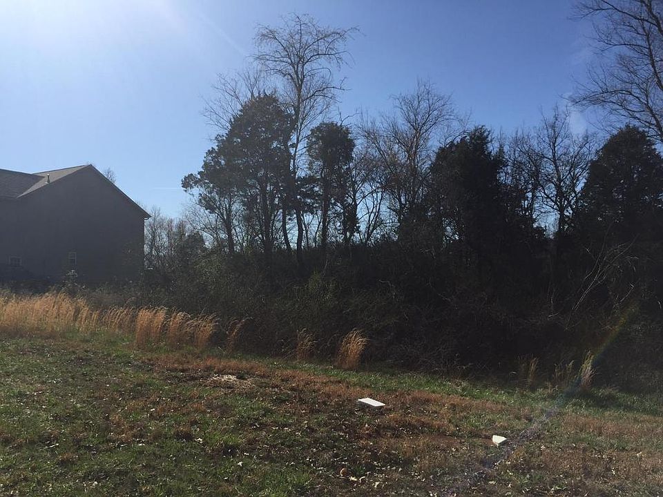 2nd image of 716 Glenfield Dr