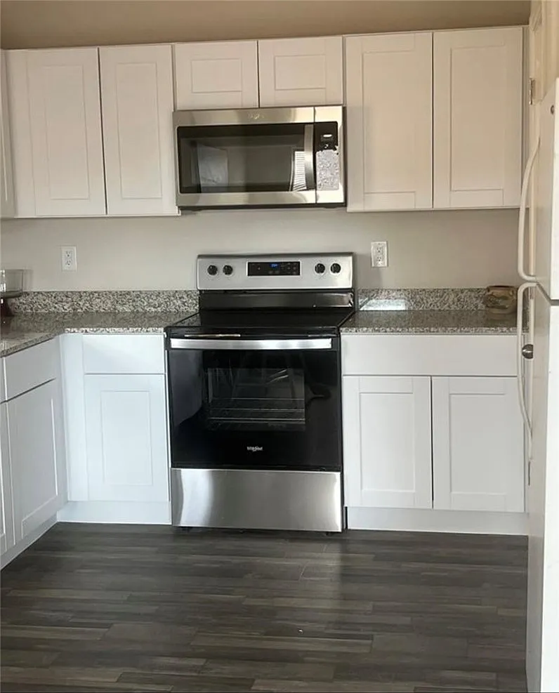 3 bed, 2.0 bath, 1200 sqft, $1,750 — Photo 2