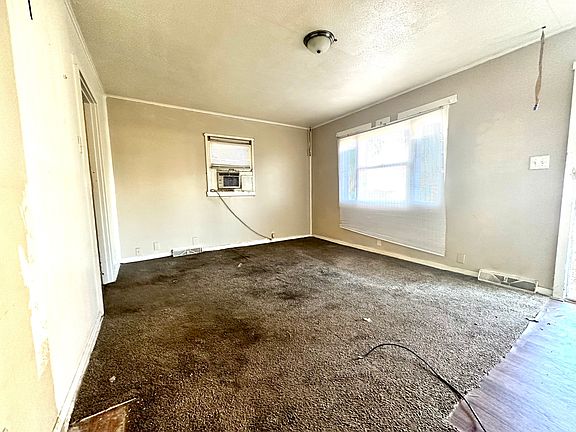 3rd image of 1146 N Goodlet Ave