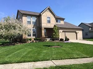 3rd image of 930 Carron Cir
