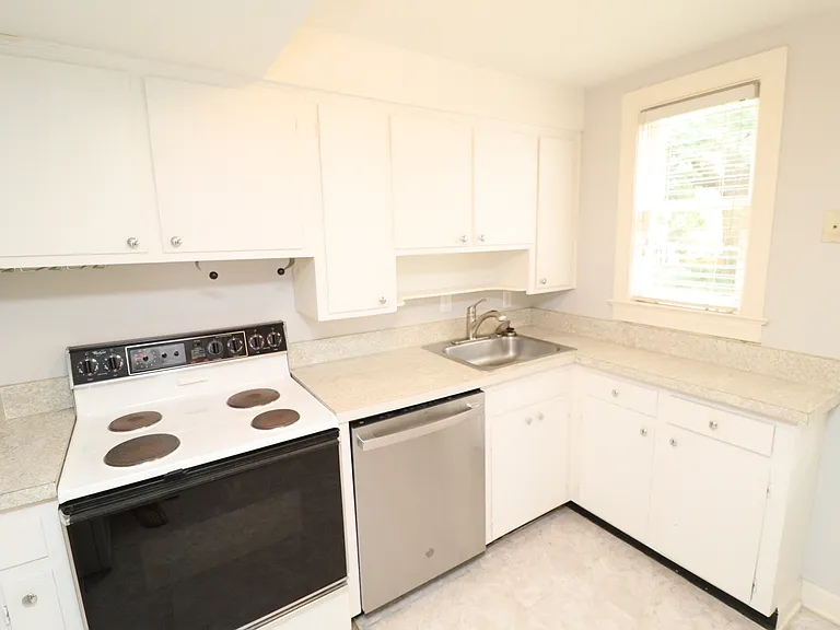 1000 Nichols Dr — Photo 9