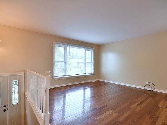5th image of 1914 Woodside Ln