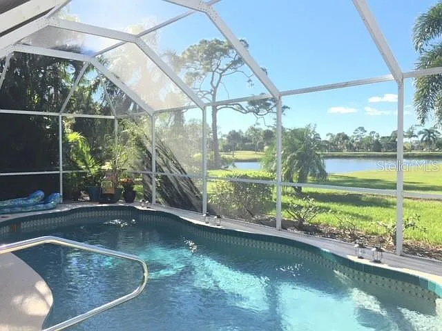 3 bed, 2.0 bath, 1734 sqft, $5,500 — Photo 3