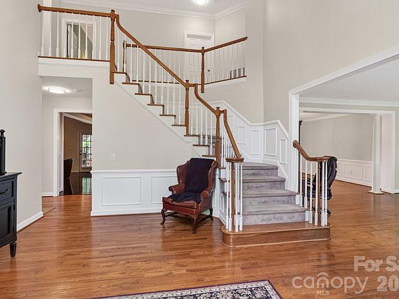 3rd image of 15819 Breton Brook St