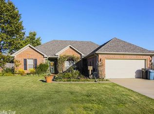 302 Hidden Meadows Dr, Benton, AR 72015