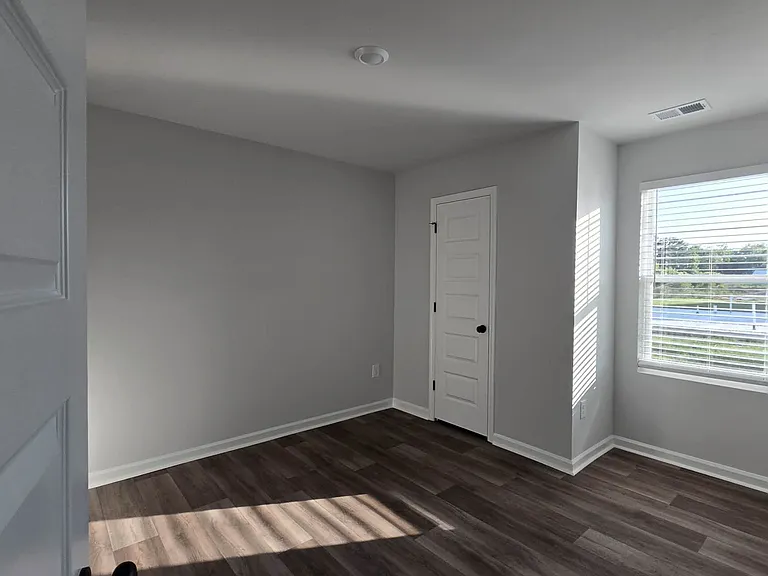 598 Cambria Dr — Photo 13