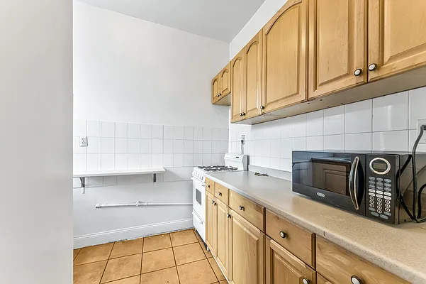 Rented by Aryeh Realty | media 26