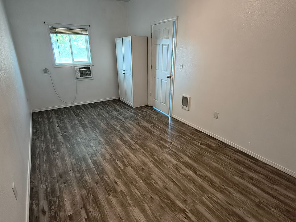 2nd image of 1305 N Townsend Rd #4