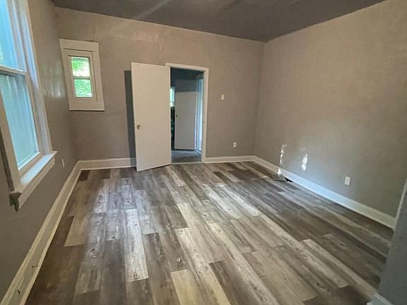 5th image of 1773 Denham St