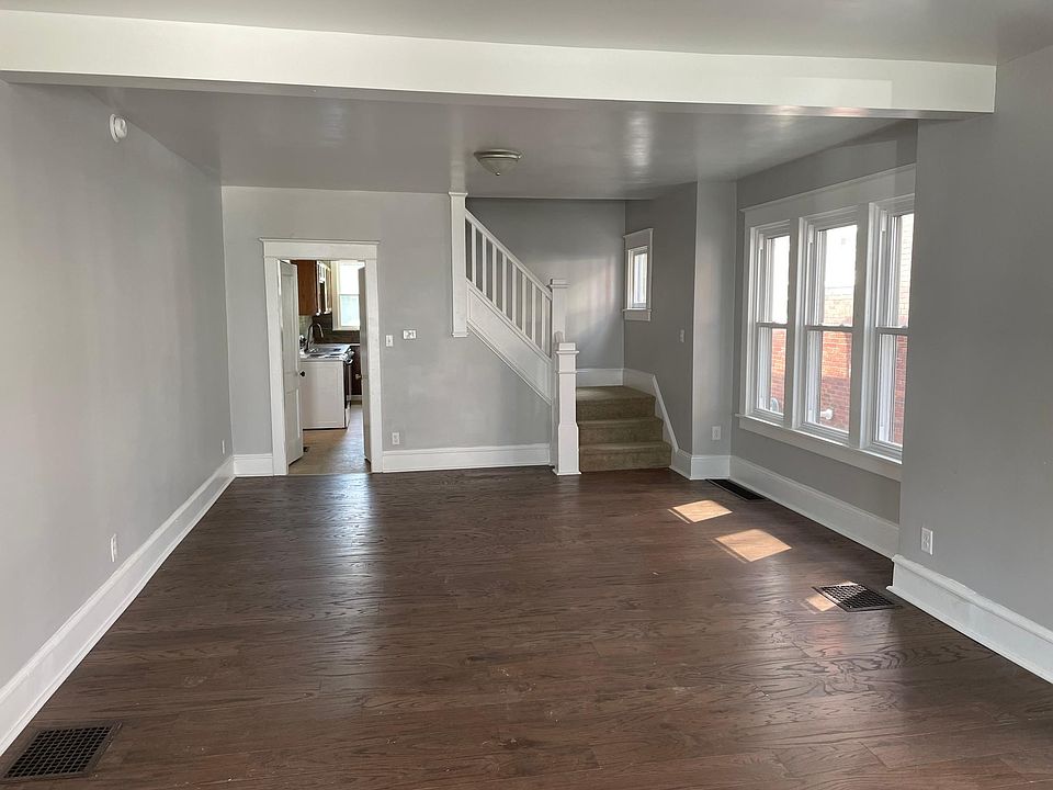 Open concept living room and dining room