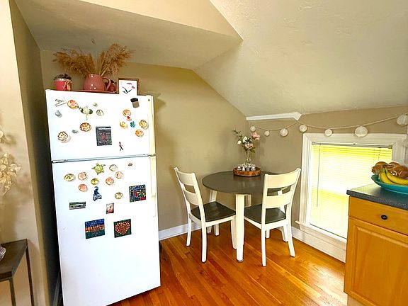 3rd image of 6 Skillings Rd #2