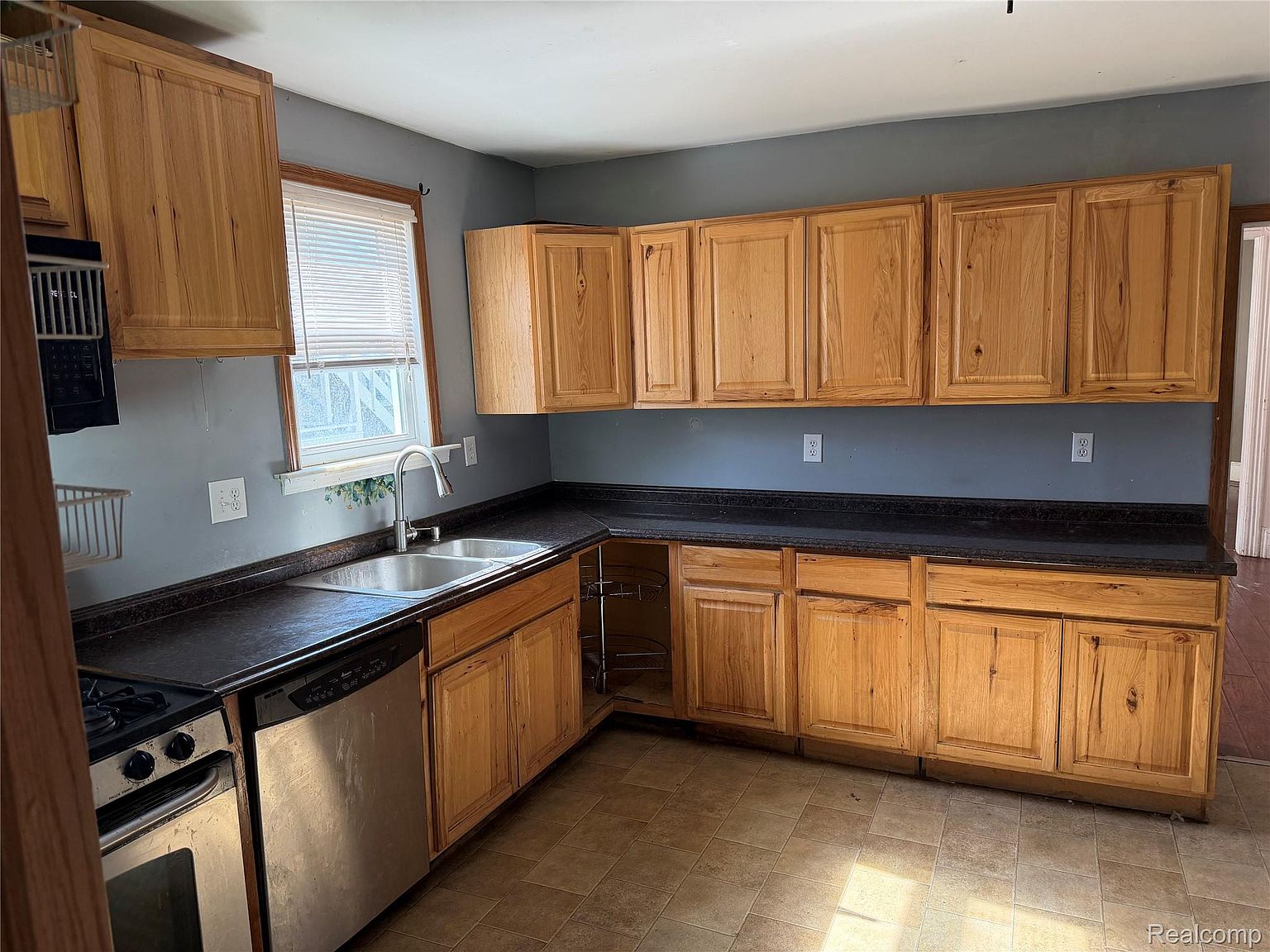 909 Pine St, photo 8