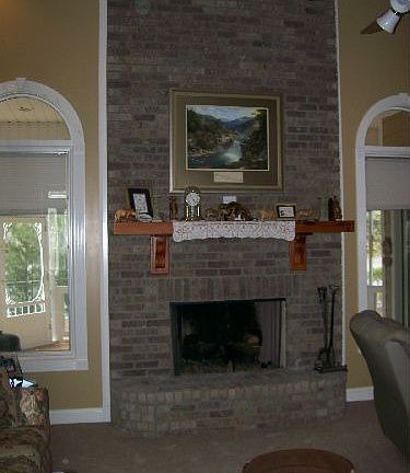 14' Ceiling in Living Room