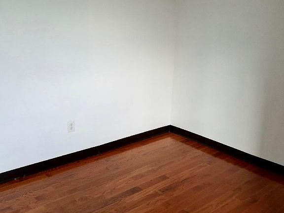 5th image of 2653 S Fairhill St