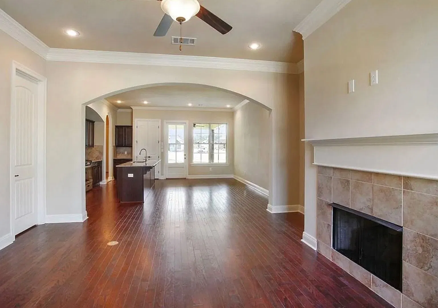 4/3 South Lake Charles Home! — Photo 4