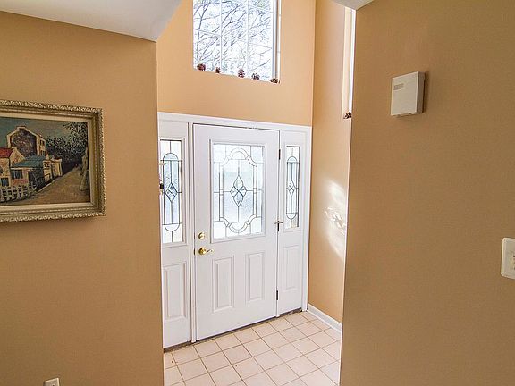 5th image of 254 Strawbridge Ln