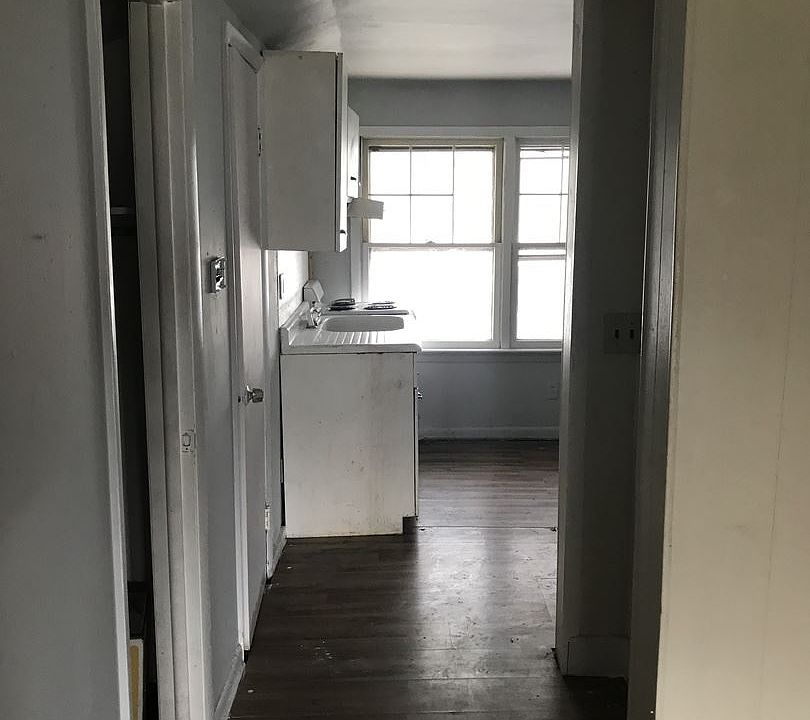 2nd image of 818 Orchard St #A