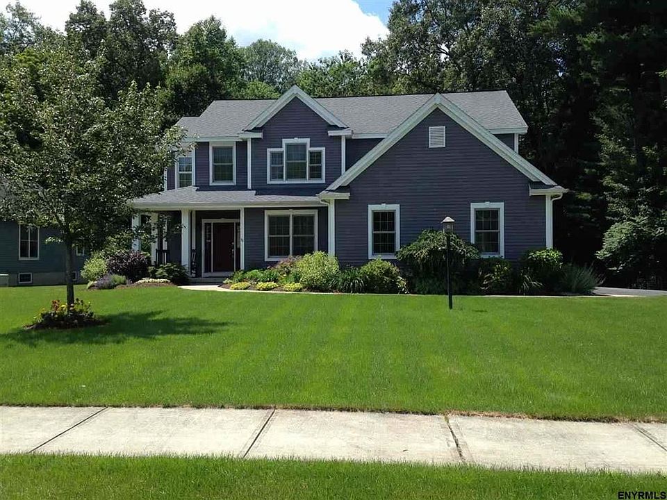 1st image of 32 Tyler Dr