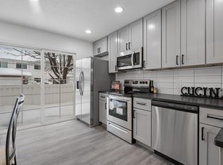 1174 Havenview Dr, Shakopee, MN 55379