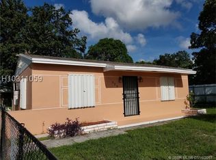 525 Perviz Ave, Opa Locka, FL 33054