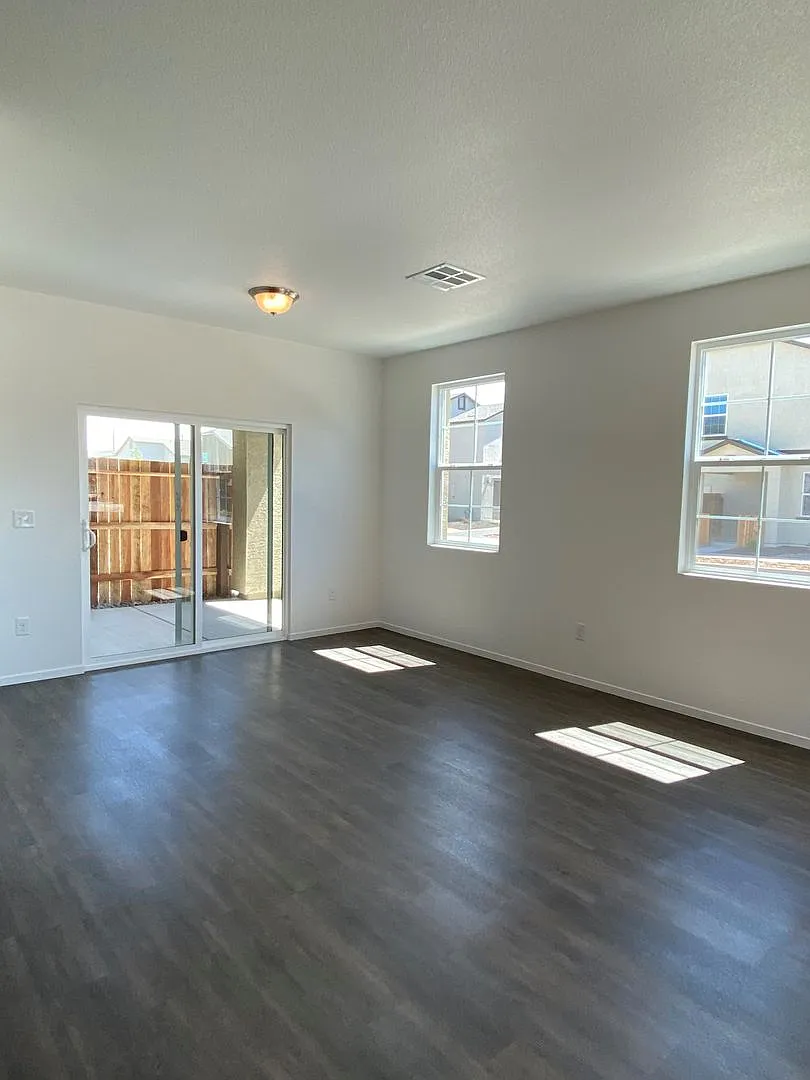 9535 Nautical Mile Road / Move-In Special — Photo 4