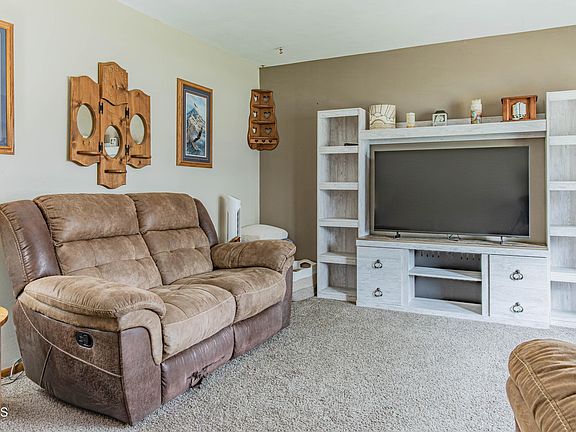 5th image of 1734 Marian Dr