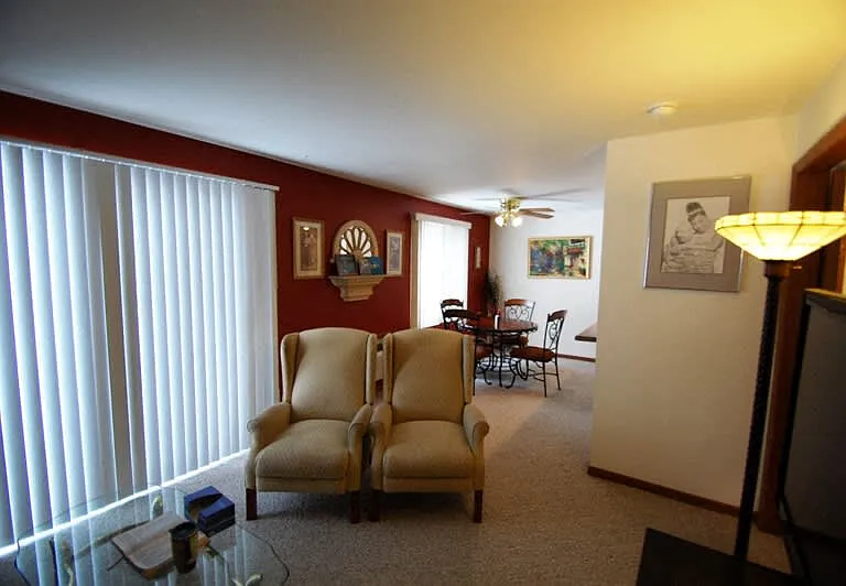 Schroeder Square Apartments — Photo 10