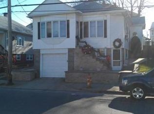 812 Bay St, Fall River, MA 02724