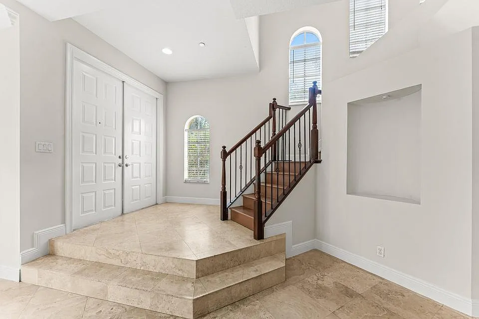 3 bed, 2.5 bath, 2043 sqft, $3,950 — Photo 4
