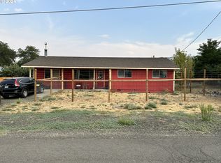 950 B St, Fossil, OR 97830