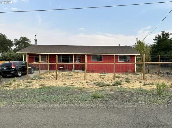 950 B St, Fossil, OR 97830