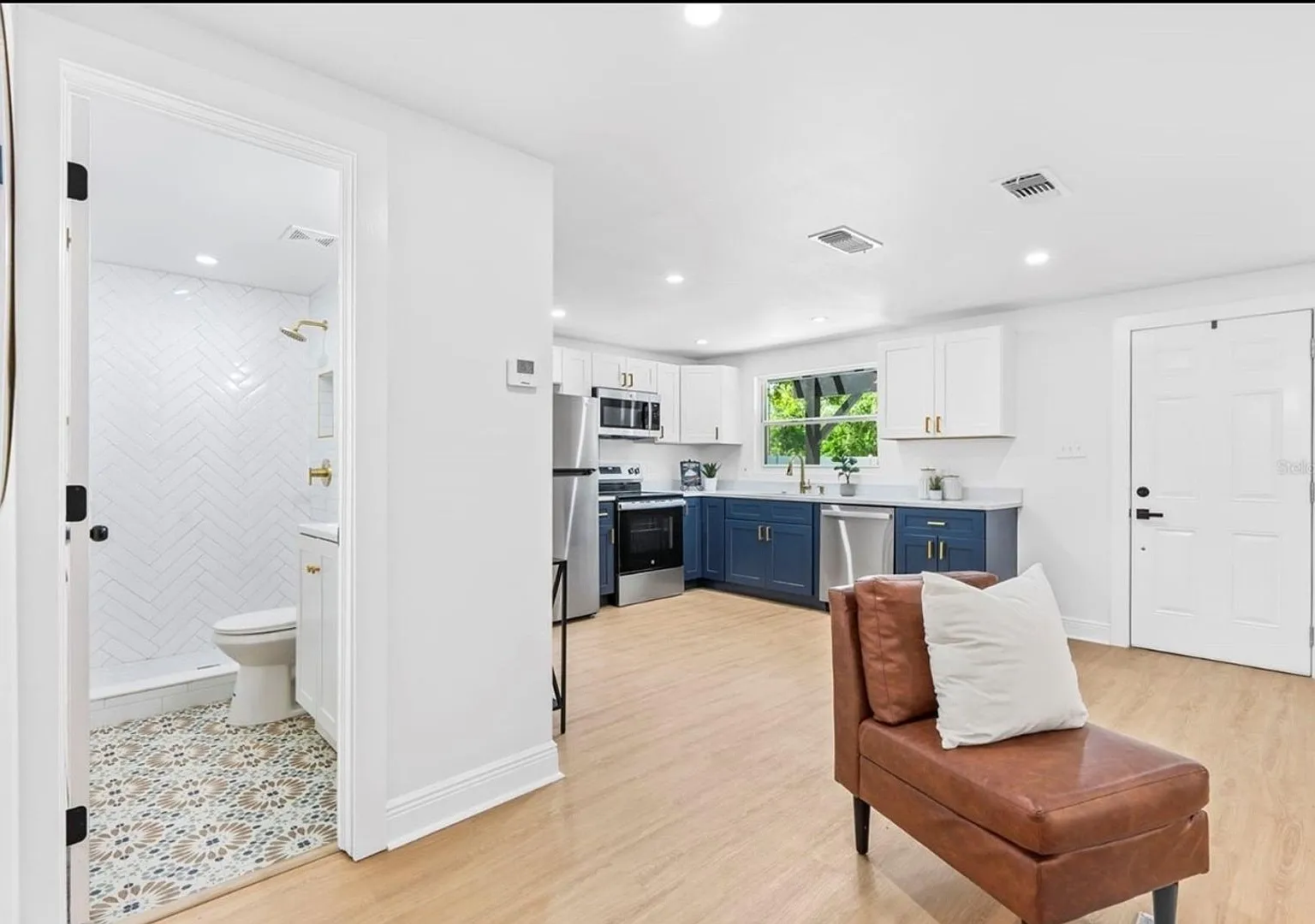 Charming 2BR House in Tampa — Photo 3