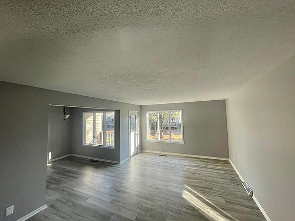 5th image of 3854 Prairie Ln