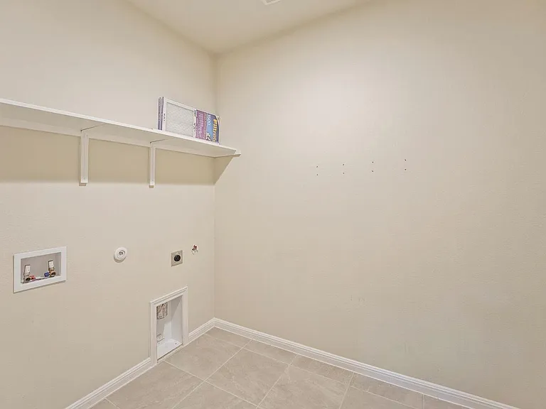 202 Driftwood Ln — Photo 7