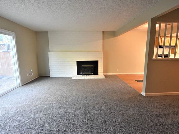 3rd image of 143 Croydon Ct #1
